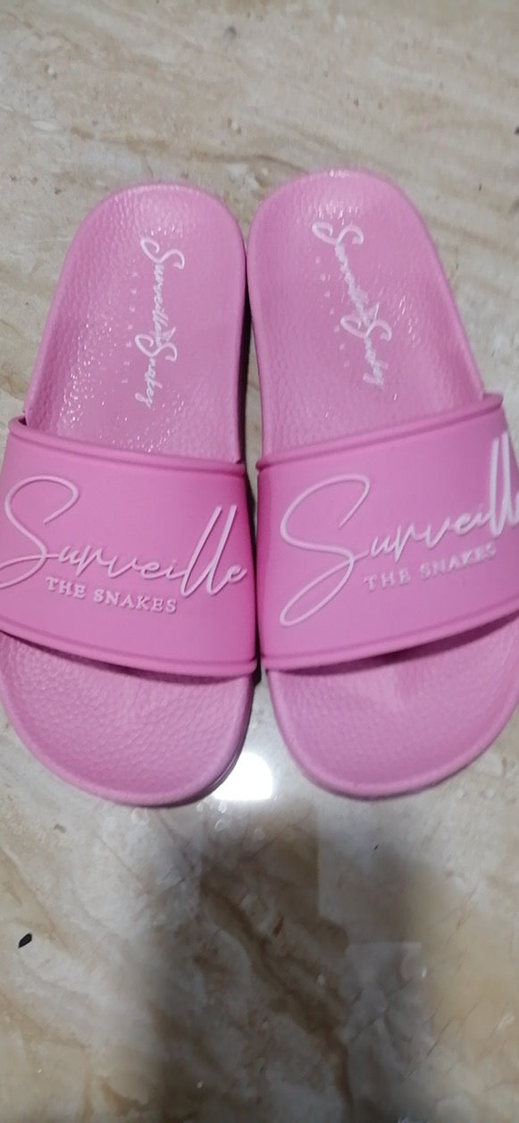 "Surveille" Signature Slides